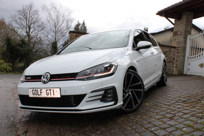 Volkswagen GOLF 7 GTI 2L TSI 230CV BOITE AUTOMATIQUE DSG GPS MÉDIA FULL LEDS CLIM USB ABS 5 PORTES Essence BLANC ÉCLAIR Occasion à vendre