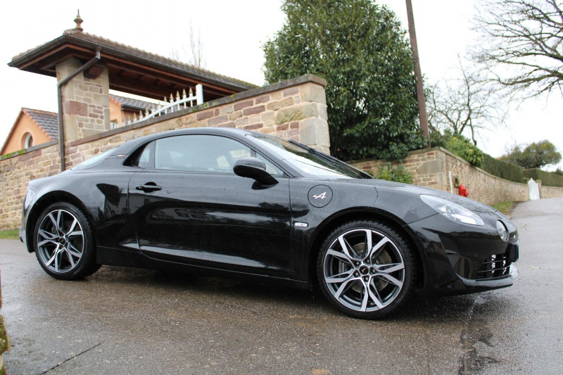 Photo 15 de l'offre de ALPINE A110 SPORT 1L8 TURBO 252CV BOITE AUTO + PALETTE GPS MI CUIR FULL LEDS JA 18    2X USB à 59990€ chez Bougel transactions
