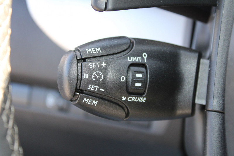 Photo 8 de l'offre de FIAT SCUDO 4 L2 GPS  3 PLACES  CAMÉRA 2L JTD 180 CV RÉGULATEUR BOITE AUTO EAT-8 TVA=32900 HT à 39500€ chez Bougel transactions