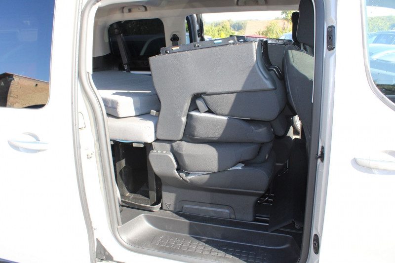 Photo 13 de l'offre de CITROEN JUMPY 4 VAN HDI 120 CV  EQUIPÉ CAMPING CAR  GRIP GPS 3D CAMÉRA RE ATTELAGE STORES RÉGULATEUR à 38900€ chez Bougel transactions