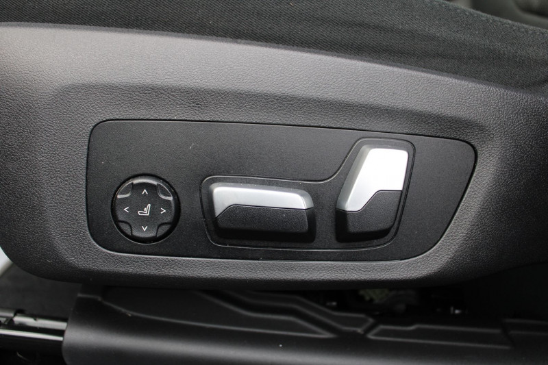 Photo 12 de l'offre de BMW X3 (G01) S-DRIVE 18 D DESIGN 150 CV GPS 3D FULL LED CAMÉRA I-COKPIT USB JA 17 BOITE AUTO à 33500€ chez Bougel transactions