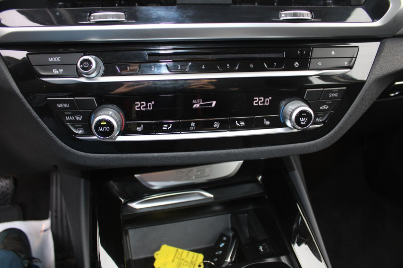 Photo 14 de l'offre de BMW X3 (G01) S-DRIVE 18 D DESIGN 150 CV GPS 3D FULL LED CAMÉRA I-COKPIT USB JA 17 BOITE AUTO à 33500€ chez Bougel transactions
