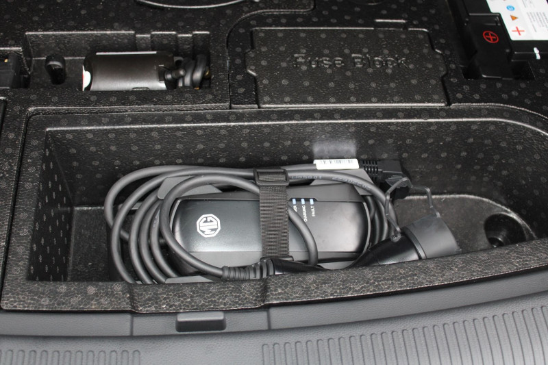 Photo 8 de l'offre de MG EHS LUXURY T-GDI PLUG-IN HYBRIDE PHEV 258 CV USB CAMÉRA GPS 3D TOIT PANO BOITE AUTO à 29990€ chez Bougel transactions