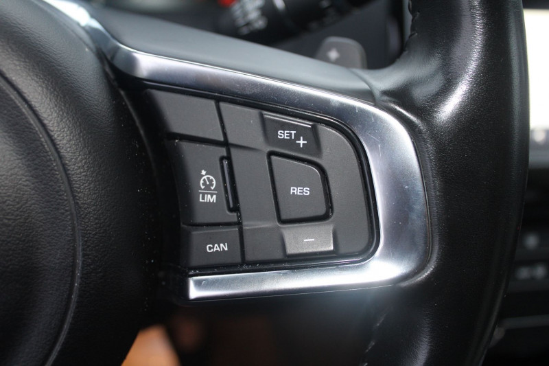Photo 13 Jaguar F-PACE 2.0D 180CH R-SPORT 4X4 CUIR CAMÃRA GPS BOITE AUTO  ATTELAGE Diesel NOIR DIAMAND en vente chez Bougel transactions Photo 13 de l'offre de JAGUAR F-PACE 2.0D 180CH R-SPORT 4X4 CUIR CAMÃRA GPS BOITE AUTO  ATTELAGE à 26900€ chez Bougel transactions