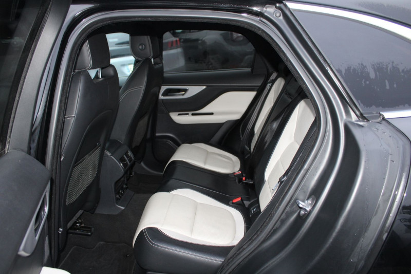 Photo 10 Jaguar F-PACE 2.0D 180CH R-SPORT 4X4 CUIR CAMÃRA GPS BOITE AUTO  ATTELAGE Diesel NOIR DIAMAND en vente chez Bougel transactions Photo 10 de l'offre de JAGUAR F-PACE 2.0D 180CH R-SPORT 4X4 CUIR CAMÃRA GPS BOITE AUTO  ATTELAGE à 26900€ chez Bougel transactions