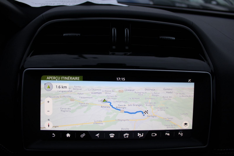 Photo 17 Jaguar F-PACE 2.0D 180CH R-SPORT 4X4 CUIR CAMÃRA GPS BOITE AUTO  ATTELAGE Diesel NOIR DIAMAND en vente chez Bougel transactions Photo 17 de l'offre de JAGUAR F-PACE 2.0D 180CH R-SPORT 4X4 CUIR CAMÃRA GPS BOITE AUTO  ATTELAGE à 26900€ chez Bougel transactions
