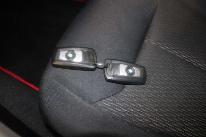 Photo 16 de l'offre de BMW SERIE 2 COUPE (F22) 220 IA LOUNGE 184 CV GPS 3D USB JA 17 RADAR BLUETOOTH RÉGULATEUR BOITE AUTO 8V à 19990€ chez Bougel transactions