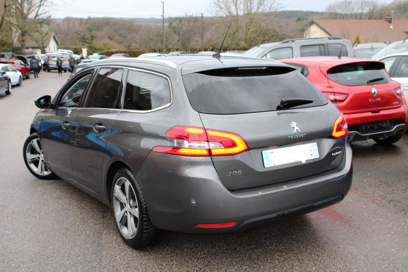 Photo 4 de l'offre de PEUGEOT 308 III SW TECH EDITION ESSENCE 130 CV CLIM USB GPS 3D JA 17 PARK ASSIST CAMÉRA RÉGULATEUR à 14990€ chez Bougel transactions