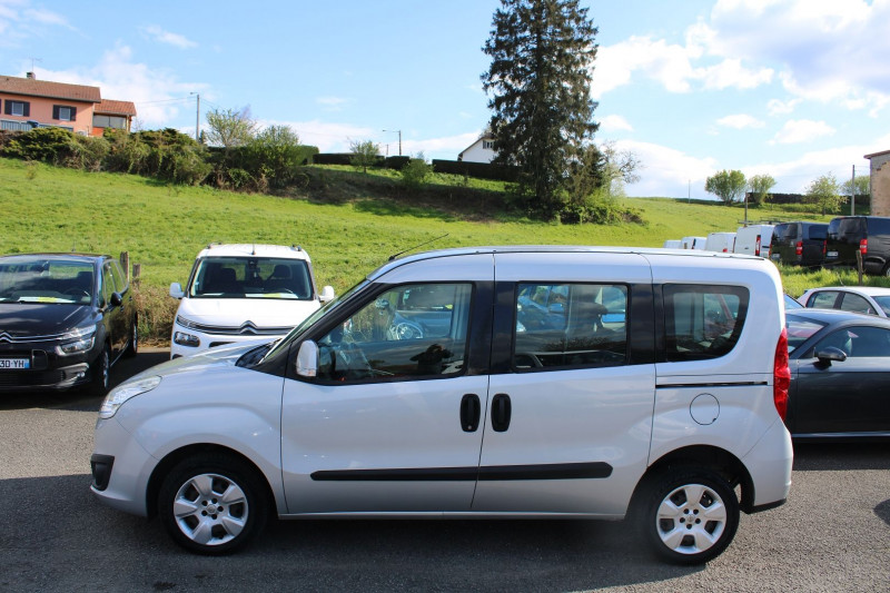 Photo 5 de l'offre de OPEL COMBO II 1L6 CDTI 90 CV TURBO DIESEL 6 VITESSES CLIMAT LASER RDS RADARS ABS ASR  5 PLAÇES à 10400€ chez Bougel transactions