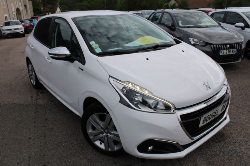 Peugeot 208 II 1L6 BLUE HDI 75 CV STYLE ÉCRAN TACTILE CLIM AUDIO USB RADAR BLUETOOTH RÉGULATEUR Diesel BLANC CRISTAL Occasion à vendre