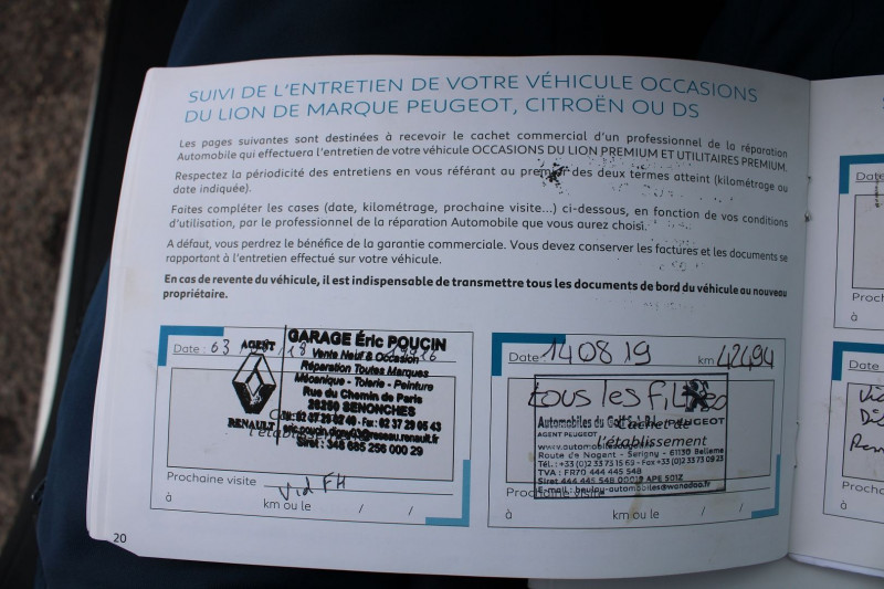 Photo 16 de l'offre de PEUGEOT 208 II 1L6 BLUE HDI 75 CV STYLE ÉCRAN TACTILE CLIM AUDIO USB RADAR BLUETOOTH RÉGULATEUR à 10500€ chez Bougel transactions