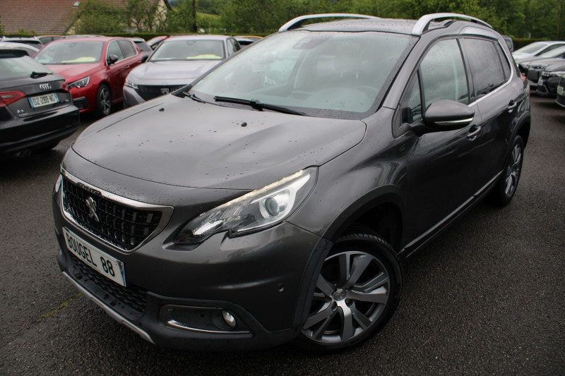 Photo 4 de l'offre de PEUGEOT 2008 II BLUE HDI 120 CV ALLURE LUXE GPS 3D CAMÉRA TOIT PANO RE USB JA 17 GRIP RÉGULATEUR à 10990€ chez Bougel transactions