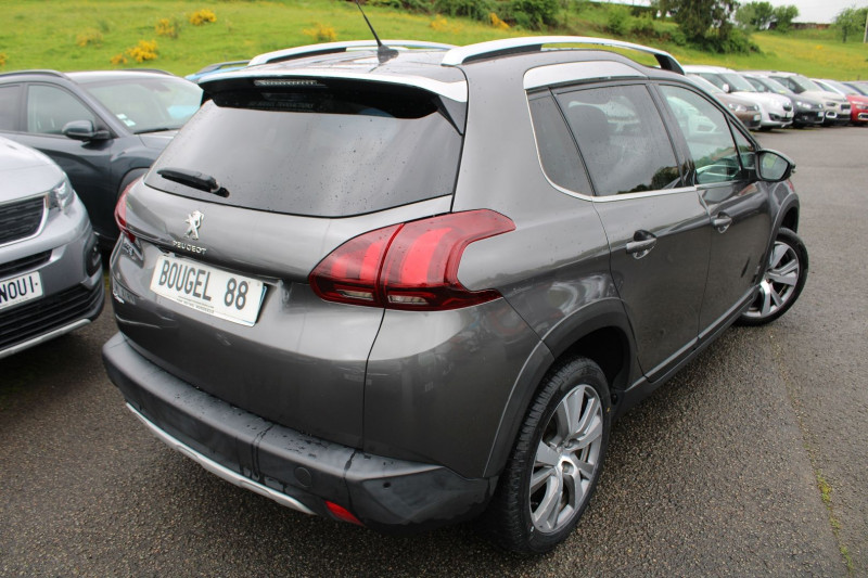 Photo 2 de l'offre de PEUGEOT 2008 II BLUE HDI 120 CV ALLURE LUXE GPS 3D CAMÉRA TOIT PANO RE USB JA 17 GRIP RÉGULATEUR à 10990€ chez Bougel transactions