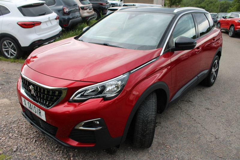 Photo 4 de l'offre de PEUGEOT 3008 III 1L2 ESSENCE 130 CV ALLURE BICOLOR CAMÉRA RÉGULATEUR BLUETOOTH GPS  GRIPP CONTROL à 15200€ chez Bougel transactions