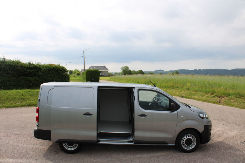 Photo 7 de l'offre de CITROEN JUMPY 4 XL GPS 3D 2L BLUE HDI 145 CV CAMÉRA USB RABILLAGE BOIS BOITE AUTO TVA=26990 E HT à 32400€ chez Bougel transactions