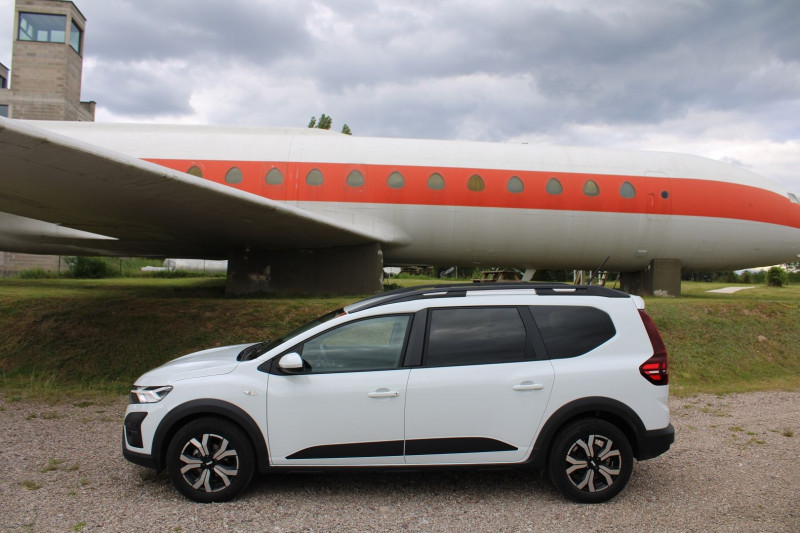 Photo 6 de l'offre de DACIA JOGGER STEPWAY TCE 110 REGULATEUR BLUETOOTH FULL LEDS GPS LINK USB CLIMAT ABS ACCOUDOIR à 18990€ chez Bougel transactions