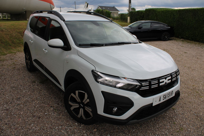 Photo 4 de l'offre de DACIA JOGGER STEPWAY TCE 110 REGULATEUR BLUETOOTH FULL LEDS GPS LINK USB CLIMAT ABS ACCOUDOIR à 18990€ chez Bougel transactions