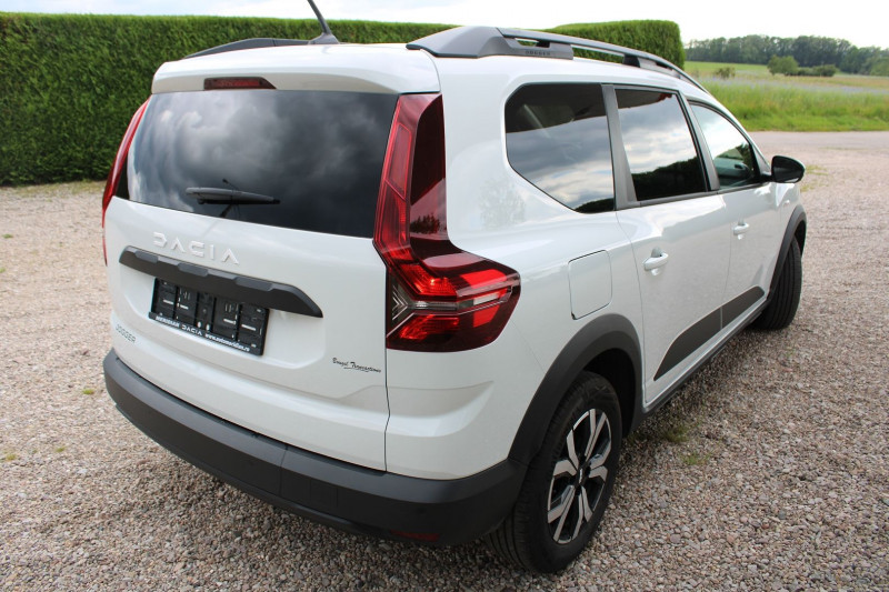 Photo 3 de l'offre de DACIA JOGGER STEPWAY TCE 110 REGULATEUR BLUETOOTH FULL LEDS GPS LINK USB CLIMAT ABS ACCOUDOIR à 18990€ chez Bougel transactions