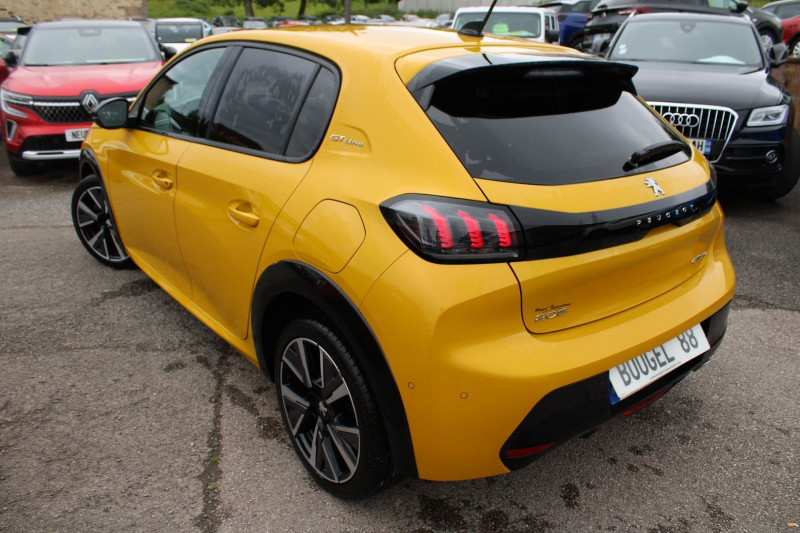 Photo 3 de l'offre de PEUGEOT 208 III GT LINE BOITE 6V ESSENCE 100 CV CAMÉRA GPS USB CUIR FULL LEDS RÉGULATEUR  JA 17 à 15900€ chez Bougel transactions