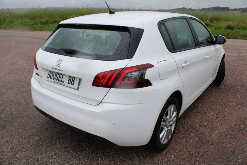 Photo 2 de l'offre de PEUGEOT 308 III ACTIVE 110 CV ESSENCE GPS ANDROID CAMÉRA AUDIO USB JA 16 RE BLUETOOTH RÉGULATEUR à 14500€ chez Bougel transactions