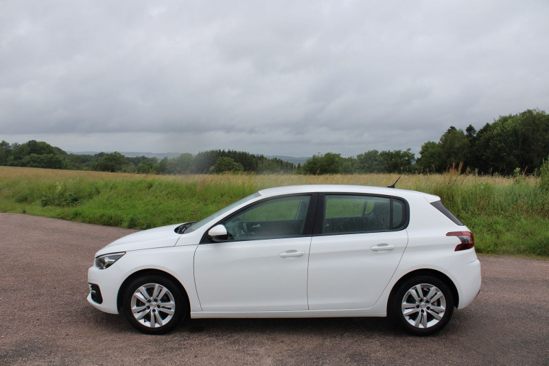 Photo 5 de l'offre de PEUGEOT 308 III ACTIVE 110 CV ESSENCE GPS ANDROID CAMÉRA AUDIO USB JA 16 RE BLUETOOTH RÉGULATEUR à 14500€ chez Bougel transactions