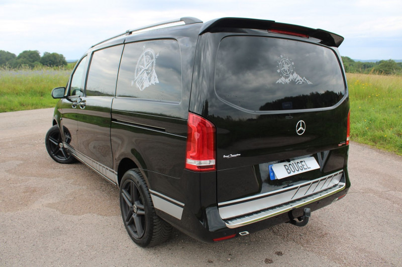 Photo 3 de l'offre de MERCEDES-BENZ VITO  PACK AMG  114 CDI EXTRA-LONG GPS 3D CAMÉRA FULL LED USB JA 19 BOITE 7G-TRONIC à 37990€ chez Bougel transactions