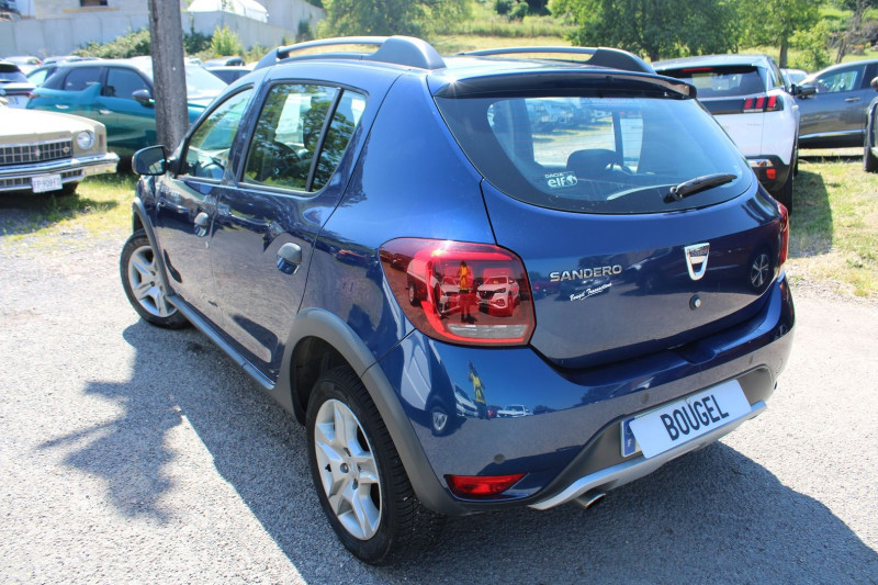 Photo 7 de l'offre de DACIA SANDERO III TCE 90 CV STEPWAY ESSENCE GPS 3D CLIM CAMÉRA AUDIO MP3 USB BLUETOOTH RÉGULATEUR à 9500€ chez Bougel transactions