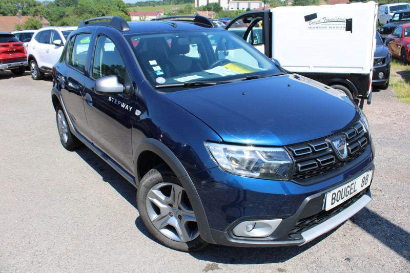 Photo 5 de l'offre de DACIA SANDERO III TCE 90 CV STEPWAY ESSENCE GPS 3D CLIM CAMÉRA AUDIO MP3 USB BLUETOOTH RÉGULATEUR à 9500€ chez Bougel transactions