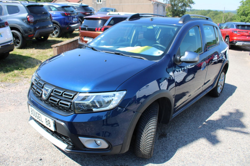 Photo 8 de l'offre de DACIA SANDERO III TCE 90 CV STEPWAY ESSENCE GPS 3D CLIM CAMÉRA AUDIO MP3 USB BLUETOOTH RÉGULATEUR à 9500€ chez Bougel transactions