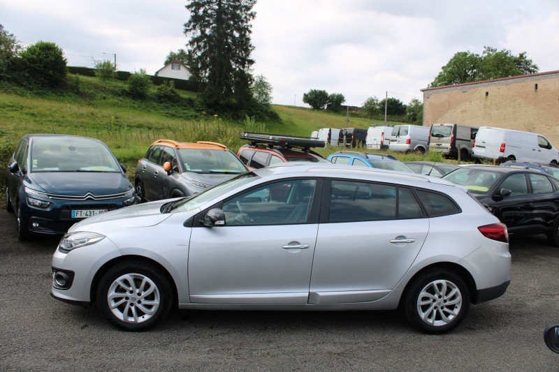 Photo 5 de l'offre de RENAULT MEGANE III ESTATE 1L5 DCI 110 CV ENERGY LIMITED USB GPS 3D CLIM JA 16 RADAR BLUETOOTH RÉGULATEUR à 8500€ chez Bougel transactions