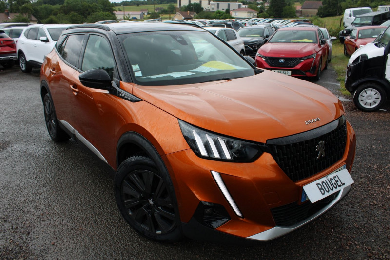 Peugeot 2008 III GT-LINE 130 CV ESSENCE GPS 3D CAMÉRA MP3 USB JA 18 TOIT PANO FULL LED RÉGULATEUR Essence ORANGE FUSION Occasion à vendre