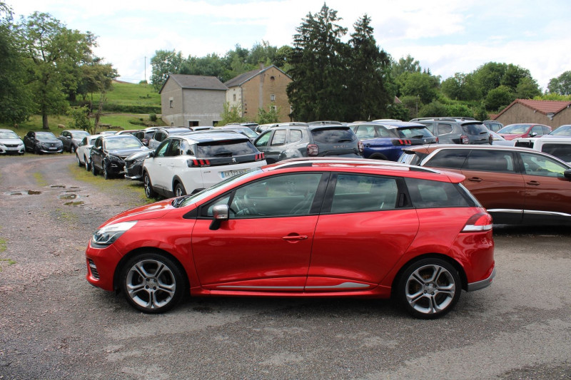 Photo 6 de l'offre de RENAULT CLIO 4 ESTATE GT RENAULT SPORT TCE 120 CV GPS 3D R-LINK CAMÉRA  USB JA 17 RÉGULATEUR BOITE EDC à 11500€ chez Bougel transactions