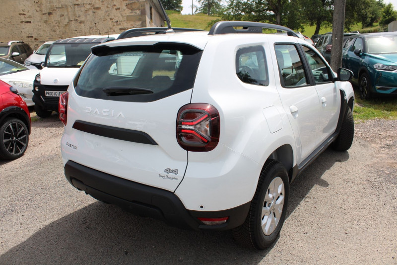 Photo 2 de l'offre de DACIA DUSTER 5 BLUE DCI 115 CV EXPRESSION  4X4  GPS CARPLAY JA 16 FULL LED USB RADAR RÉGULATEUR à 23990€ chez Bougel transactions