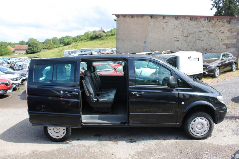 Photo 6 de l'offre de MERCEDES-BENZ VITO 111 CDI COMBI 110 CV CLIM "4X4" RÃGULATEUR RE ATTELAGE "8 PLACES" INTERIEUR CUIR à 18900€ chez Bougel transactions