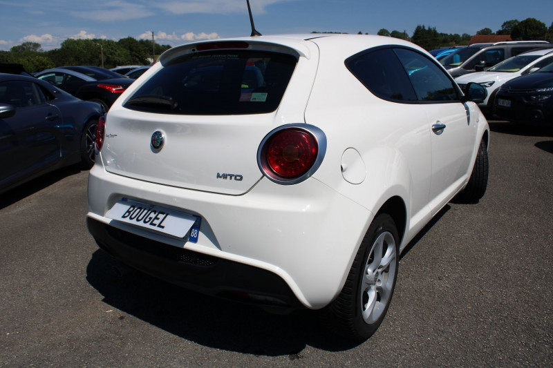 Photo 2 de l'offre de ALFA ROMEO MITO 1L5 MPI 78 CV EDIZIONE ESSENCE ÉCRAN TACTILE MP3 USB JA 16 BLUETOOTH RÉGULATEUR à 9990€ chez Bougel transactions