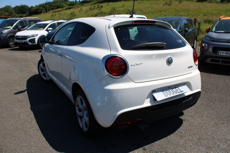 Photo 3 de l'offre de ALFA ROMEO MITO 1L5 MPI 78 CV EDIZIONE ESSENCE ÉCRAN TACTILE MP3 USB JA 16 BLUETOOTH RÉGULATEUR à 9990€ chez Bougel transactions