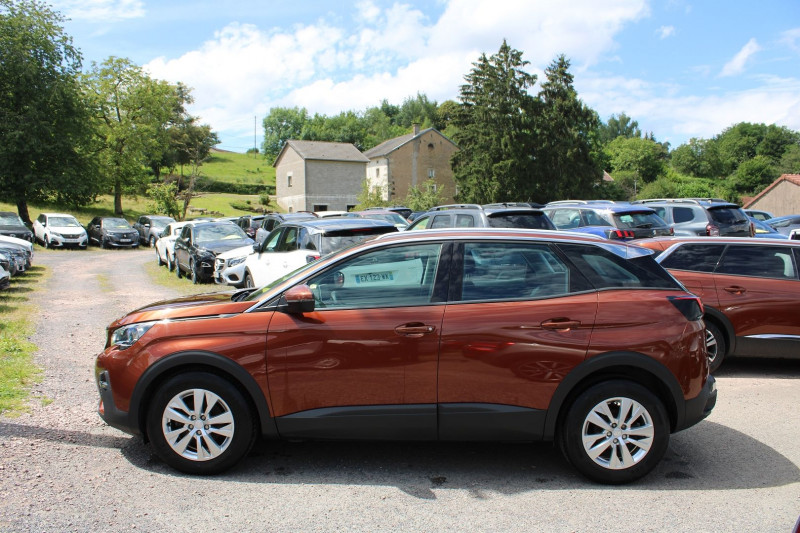 Photo 5 de l'offre de PEUGEOT 3008 III 1L2 ESSENCE 130 CV ACTIVE GPS MÉDIA USB REGULATEUR BLUETOOTH LEDS CLIM AUTO BV6 à 15900€ chez Bougel transactions