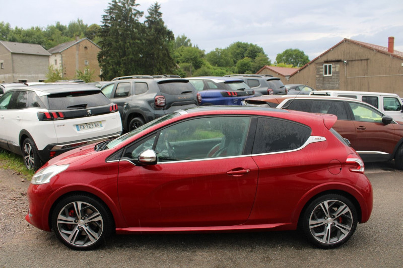 Photo 5 de l'offre de PEUGEOT 208 II GTI THP 200 CV GPS 3D AUDIO JBL TOIT PANO JA 17 USB RADAR BLUETOOTH RÉGULATEUR à 13990€ chez Bougel transactions