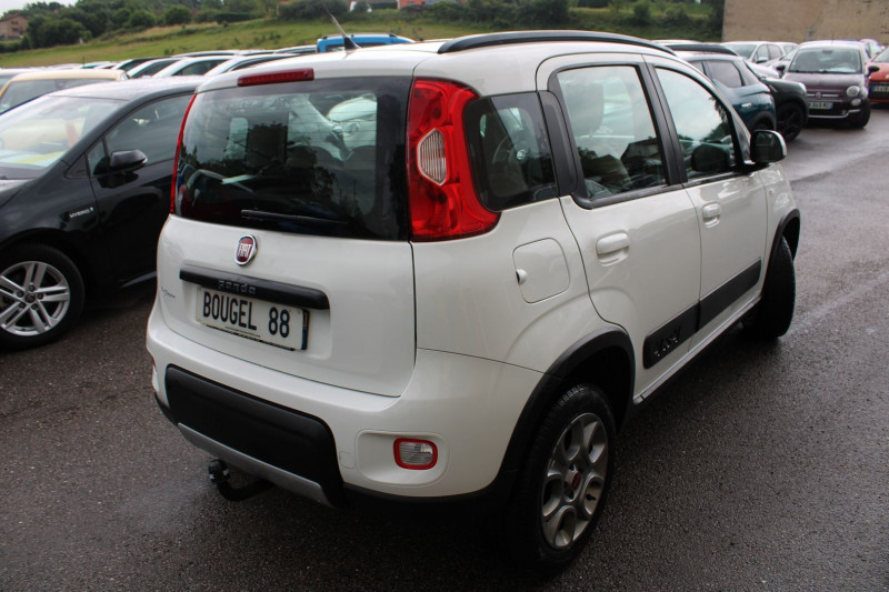 Photo 2 de l'offre de FIAT PANDA TWINAIR 85 CV ROCK  4X4  ESSENCE CLIM CITY USB JA 15 ATTELAGE LIMITEUR BLUETOOTH à 10800€ chez Bougel transactions