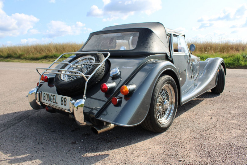 Photo 2 de l'offre de MORGAN MORGAN PLUS 4 CABRIOLET 2L 156 CV CUIR FAUVE JANTES ALU RAYON CHROMES BOIS PRECIEUX à 63500€ chez Bougel transactions