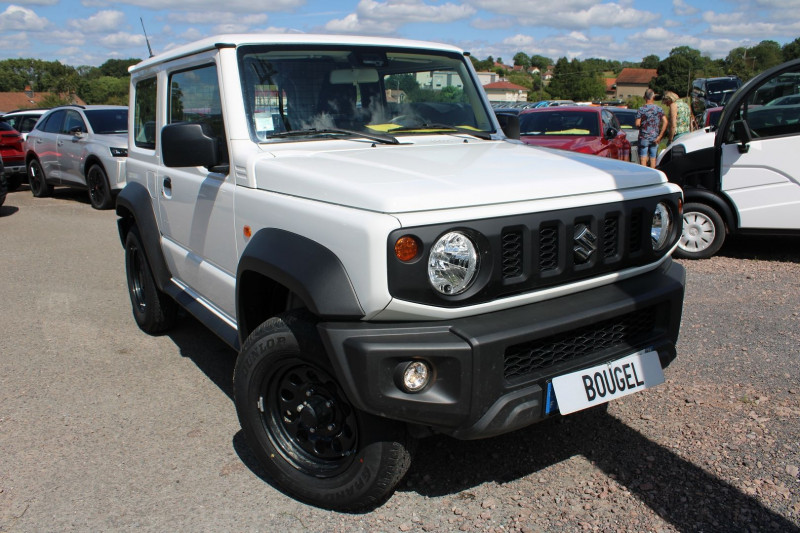 Photo 3 de l'offre de SUZUKI JIMNY III 1L5 VVT 102CV PRIVIÈGE 4X4 ATTELAGE RÉGULATEUR BLUETOOTH SIÈGES CHAUF. CLIM USB à 25900€ chez Bougel transactions