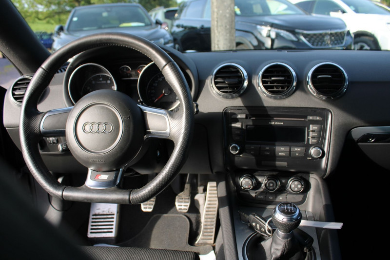 Photo 7 de l'offre de AUDI TT S-LINE TFSI 160 CV CLIM AUDIO MP3 SIÈGES MI/CUIR SPORT RE JA 18 RADAR RÉGULATEUR à 14900€ chez Bougel transactions