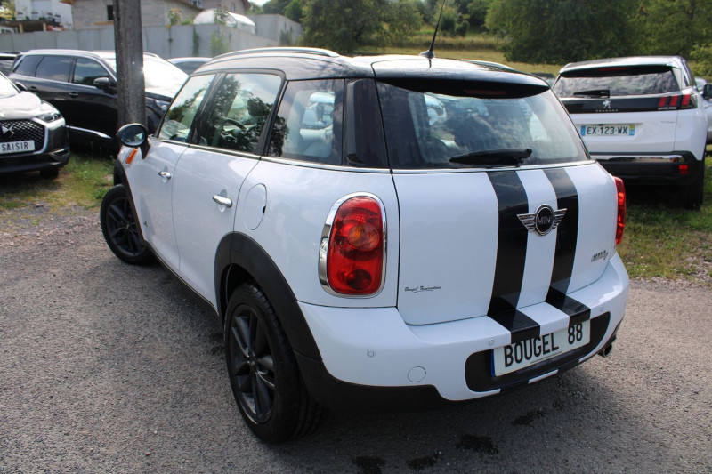 Photo 3 de l'offre de MINI COUNTRYMAN COOPER.D 112 4WD 4X4 BOITE AUTO 6V DIESEL BICOLOR CLIMAT LASER ABS ESP JA BLACKS à 14800€ chez Bougel transactions