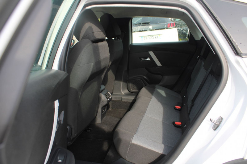 Photo 8 de l'offre de CITROEN C4 PHASE 4 FEEL PACK NORD 130 ESSENCE EAT8 BV AUTO CLIM AUTO FULL LEDS REGULATEUR BLUETOOTH à 18990€ chez Bougel transactions