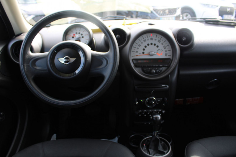 Photo 10 de l'offre de MINI COUNTRYMAN COOPER.D 112 4WD 4X4 BOITE AUTO 6V DIESEL BICOLOR CLIMAT LASER ABS ESP JA BLACKS à 14800€ chez Bougel transactions