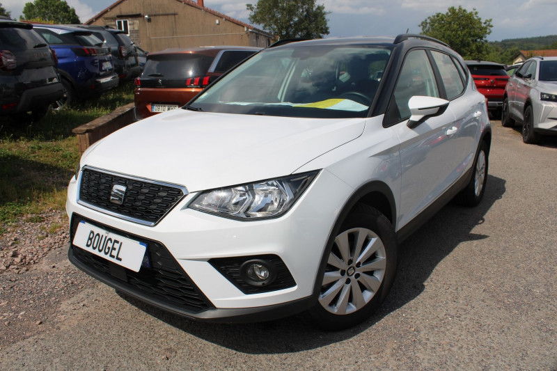 Seat ARONA TSI XCELLENCE ESSENCE CLIM GPS 3D USB JA 16 ATTELAGE RADAR BLUETOOTH RÉGULATEUR Essence BLANC / TOIT NOIR Occasion à vendre