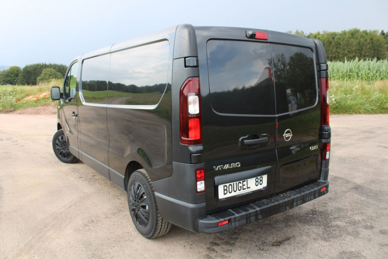 Photo 4 de l'offre de OPEL VIVARO FG 1L6 CDTI 120 CV BOITE 6V 3 PLACES GPS USB RÉGULATEUR BLUETOOTH ABS CAMÉRA  L2 H1 à 18500€ chez Bougel transactions