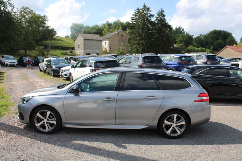 Photo 5 de l'offre de PEUGEOT 308 III SW BLUE HDI 130 CV GT-LINE GPS 3D FULL LED USB JA 17 ATTELAGE BLUETOOTH RÉGULATEUR à 15990€ chez Bougel transactions