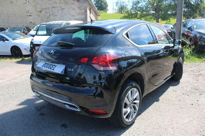 Photo 2 de l'offre de DS DS 4 BLUE HDI 120 CV SO CHIC GPS 3D SIÈGES MASSANTS RADAR JA 17 BLUETOOTH RÉGULATEUR à 11990€ chez Bougel transactions