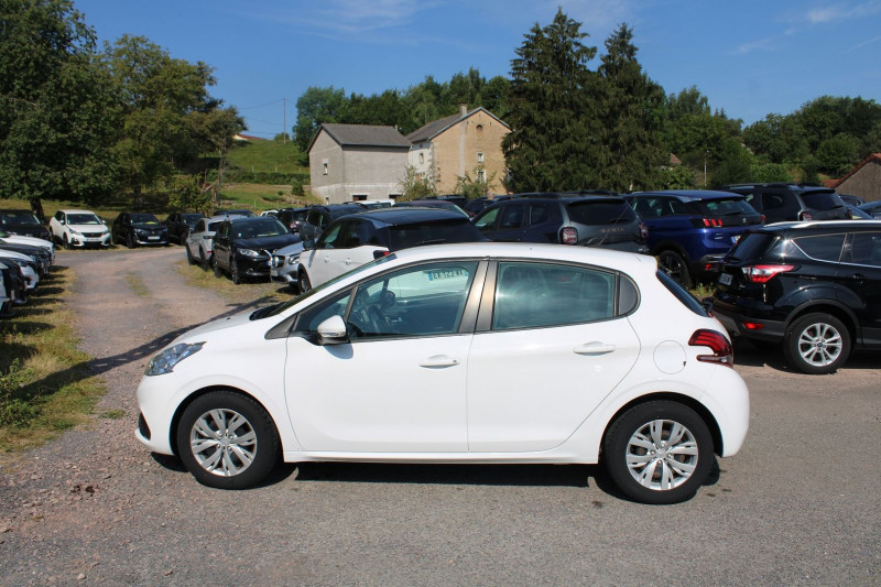 Photo 5 Peugeot 208 II AFFAIRE 82 CV ESSENCE PREMIUM PACK GPS 3D CLIM AUDIO USB RE BLUETOOTH RÃGULATEUR Essence BLANC BANQUISE en vente chez Bougel transactions Photo 5 de l'offre de PEUGEOT 208 II AFFAIRE 82 CV ESSENCE PREMIUM PACK GPS 3D CLIM AUDIO USB RE BLUETOOTH RÃGULATEUR à 6990€ chez Bougel transactions
